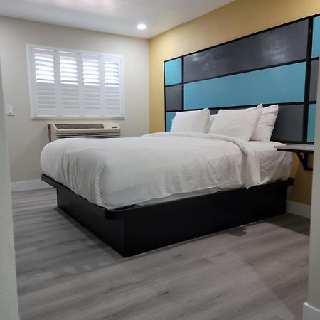 Quality Inn Victorville - Hesperia I-15 Екстериор снимка