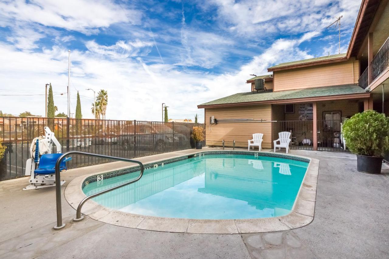 Quality Inn Victorville - Hesperia I-15 Екстериор снимка